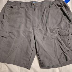 Men's Size 40 Cargo Shorts in Charcoal Gray